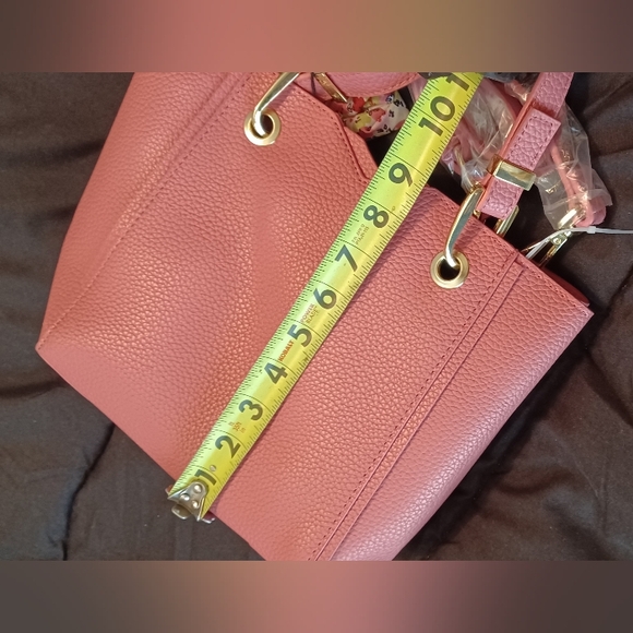 Steve Madden "Rasberry BKARTA" Handbag - Picture 16 of 16